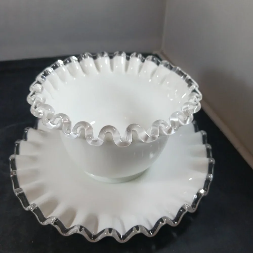 Fenton picture bowl glass